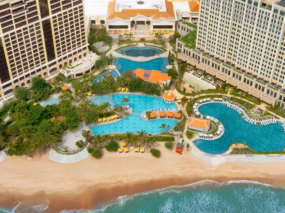 Holiday Inn Resort Ho Tram Beach By Ihg Exteriör bild